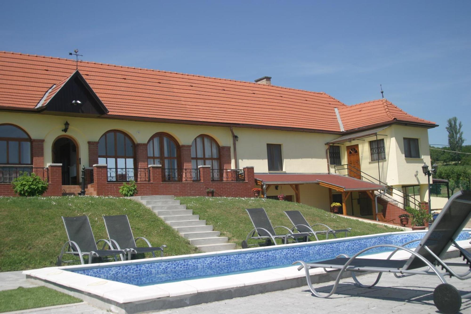 Villa Teleki Exteriör bild