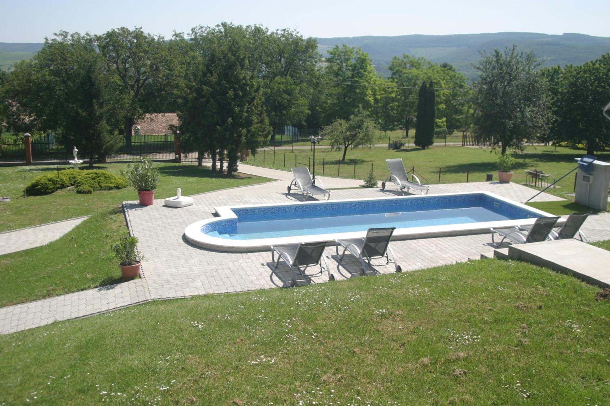 Villa Teleki Exteriör bild