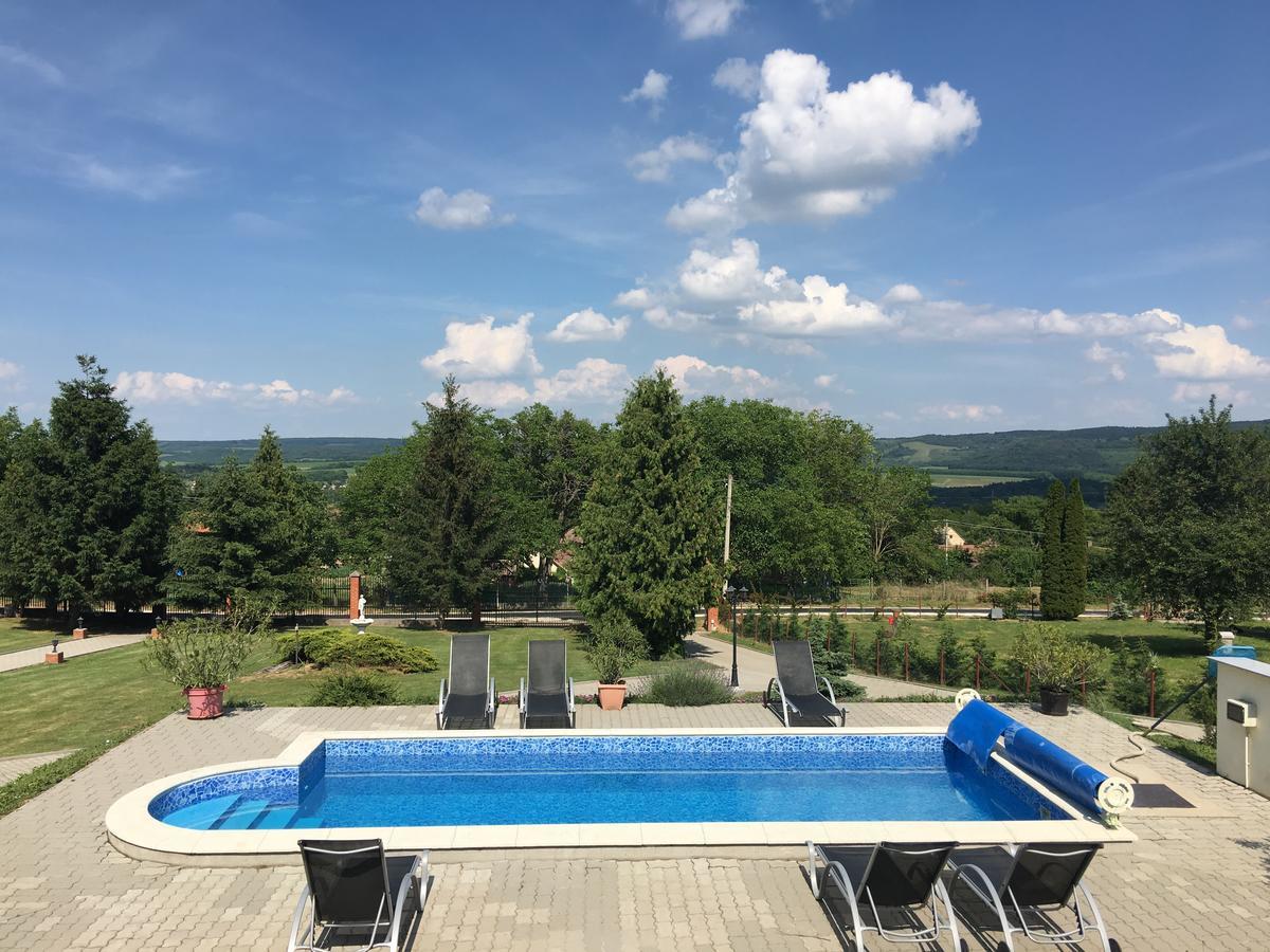 Villa Teleki Exteriör bild